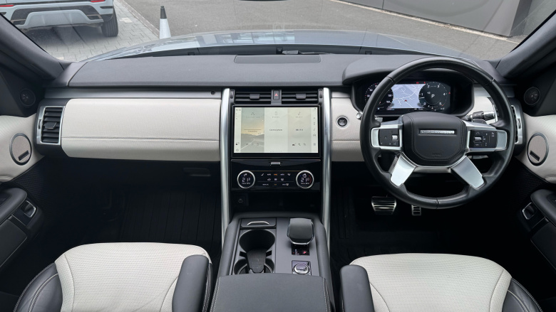 Land Rover Discovery 3.0 D300 R-Dynamic HSE 5dr Auto Diesel Station Wagon